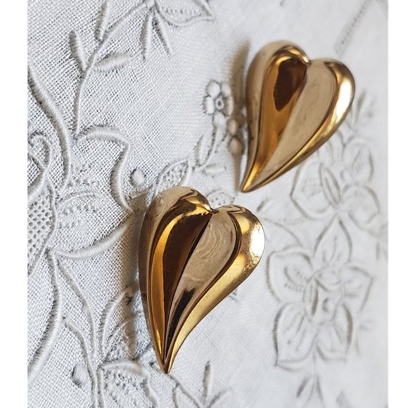 Vintage Gold Heart Leaf Earrings - Picture 3 of 10